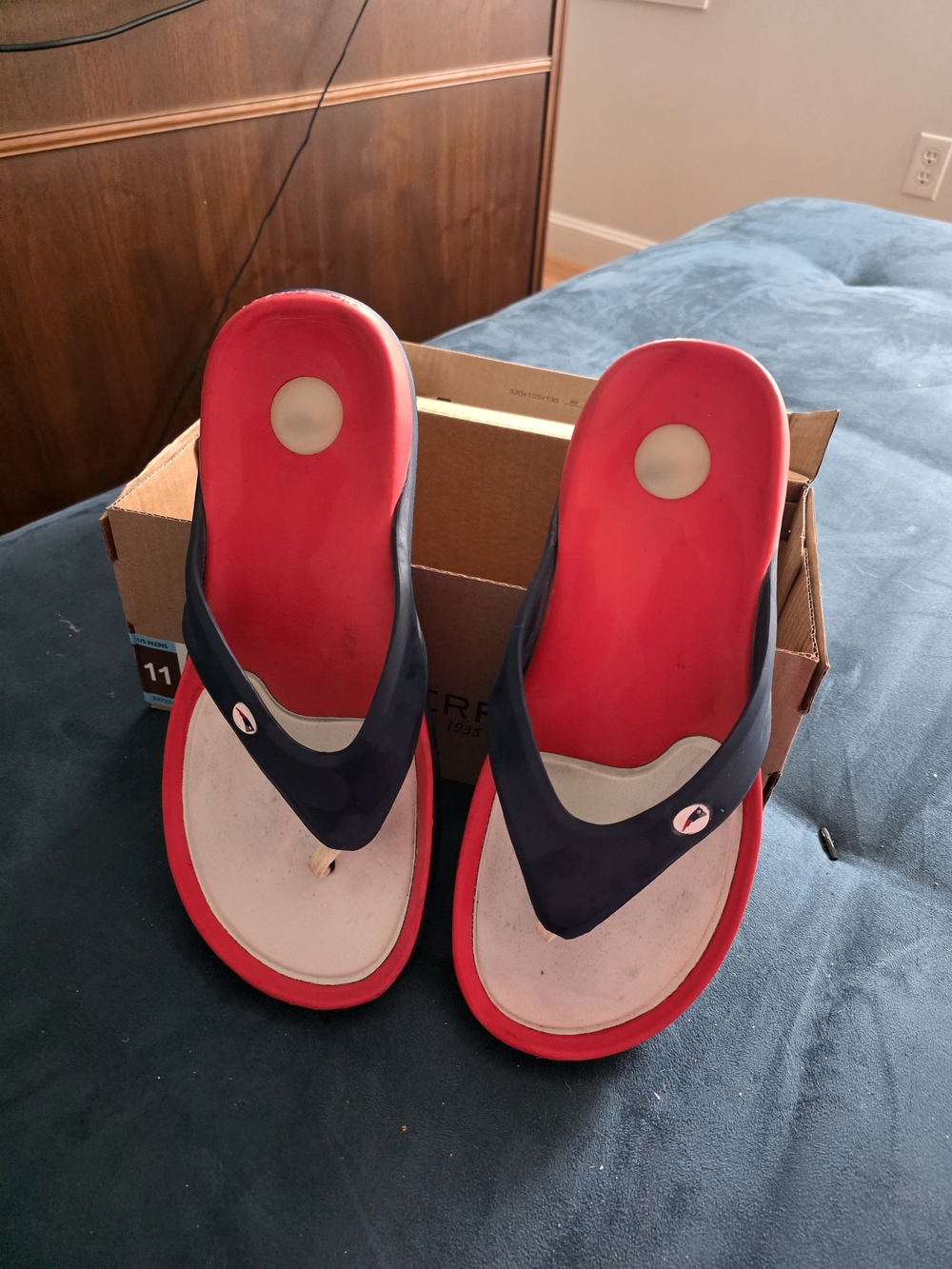 Hawaiian Jellys men’s Patriots Red and Navy Comfort Flip-Flops